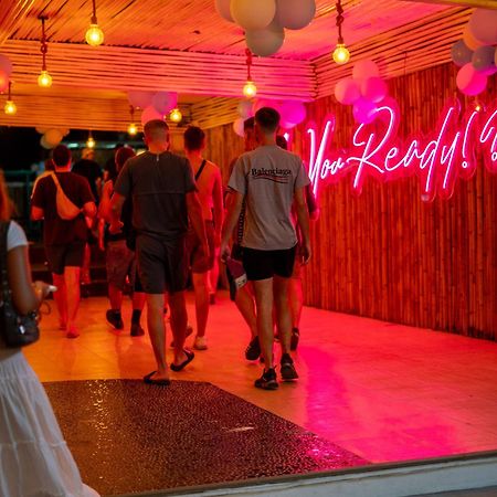 Base Party Hostel Ao Nang المظهر الخارجي الصورة