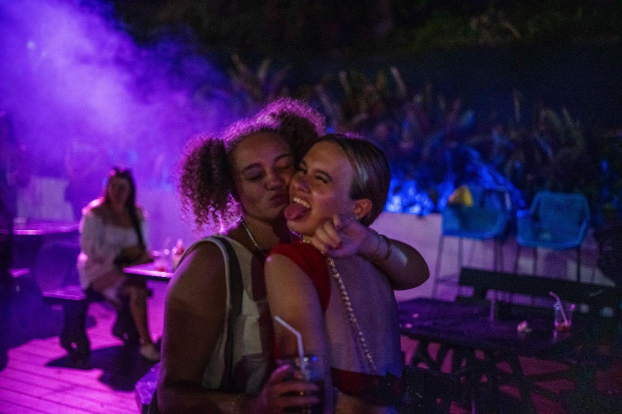 Base Party Hostel Ao Nang المظهر الخارجي الصورة