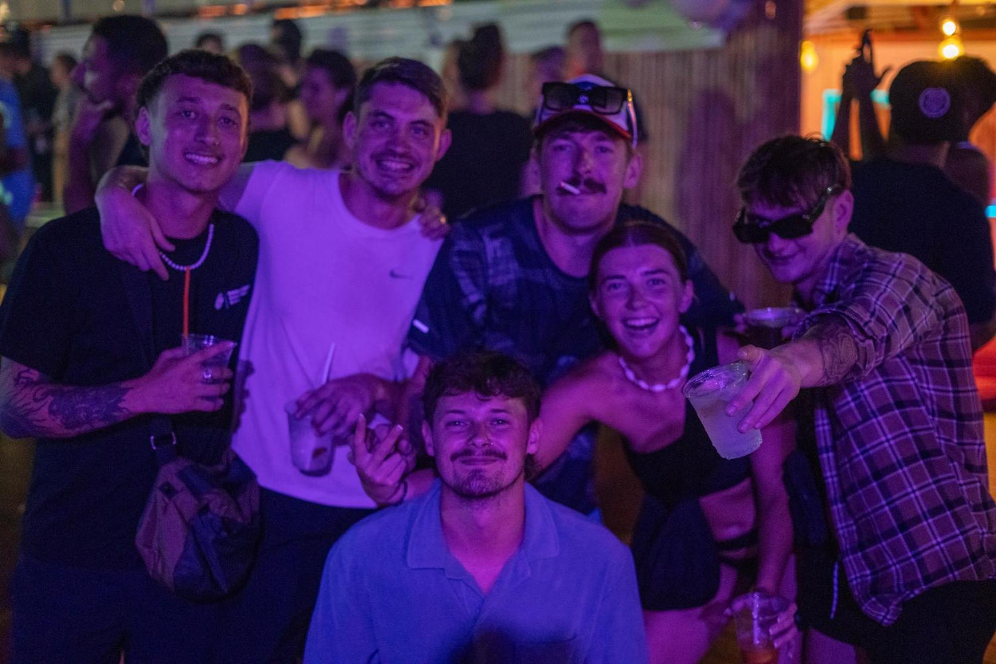 Base Party Hostel Ao Nang المظهر الخارجي الصورة