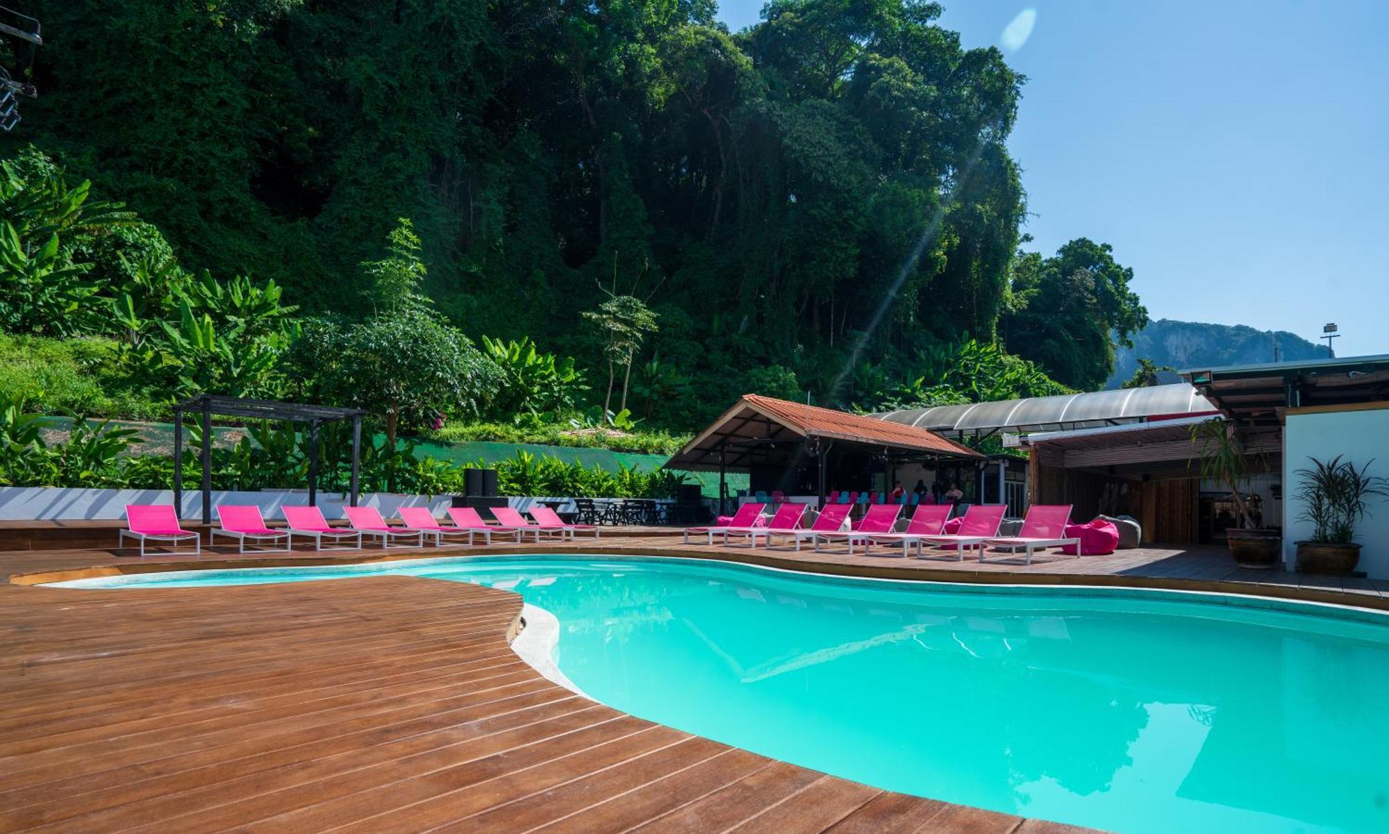 Base Party Hostel Ao Nang المظهر الخارجي الصورة
