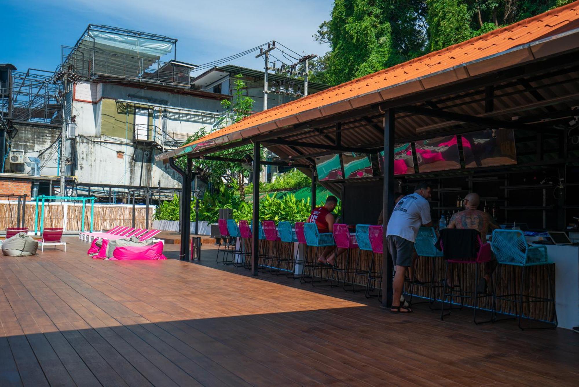 Base Party Hostel Ao Nang المظهر الخارجي الصورة