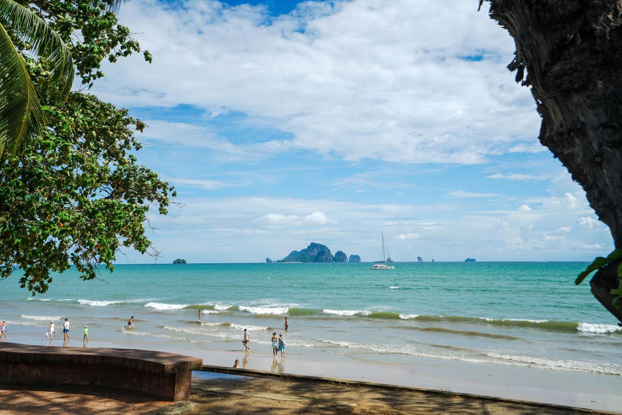 Base Party Hostel Ao Nang المظهر الخارجي الصورة